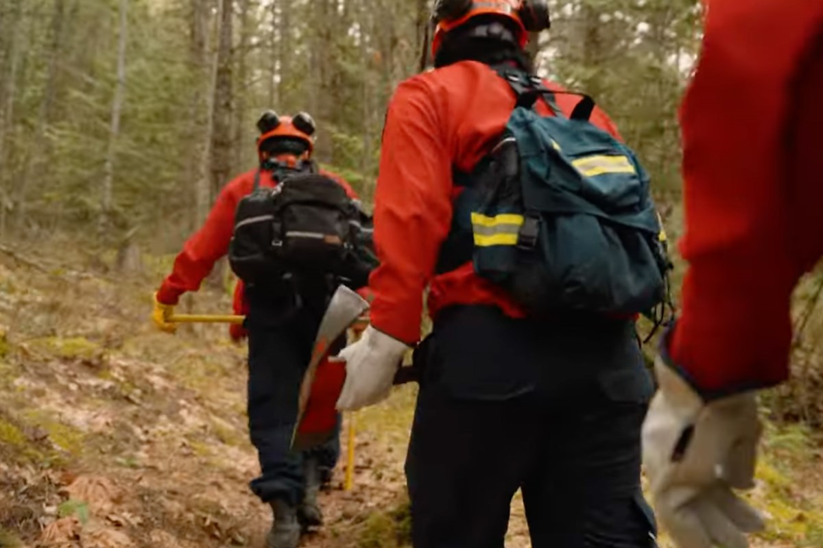 BC Wildfire Crews Aid Manitoba's Fire Fight