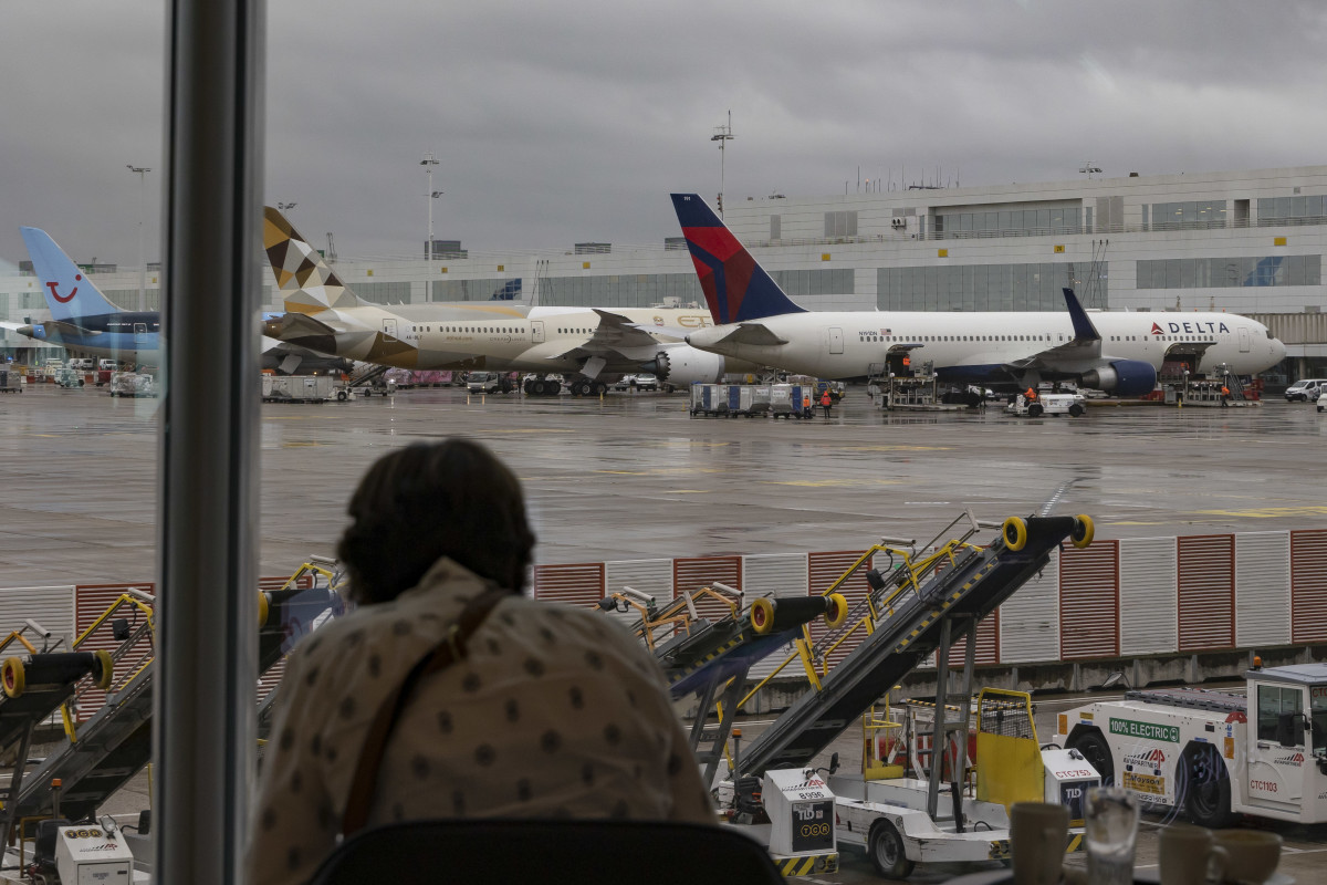 Canada's Urgent Travel Warnings: Two Countries At Risk