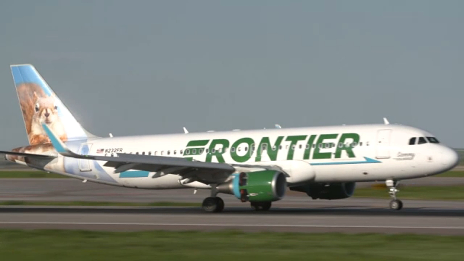 Frontier Airlines RDU: Shocking Viral Airport Encounter
